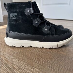Brand New Sorel Women's Boots Explorer Joan II Short